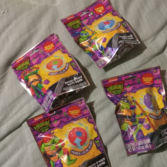 TMNT TEENAGE MUTANT NINJA TURTLES MAYHEM COLOR TWIST BATH BOMBS Add to Water - Picture 2 of 5